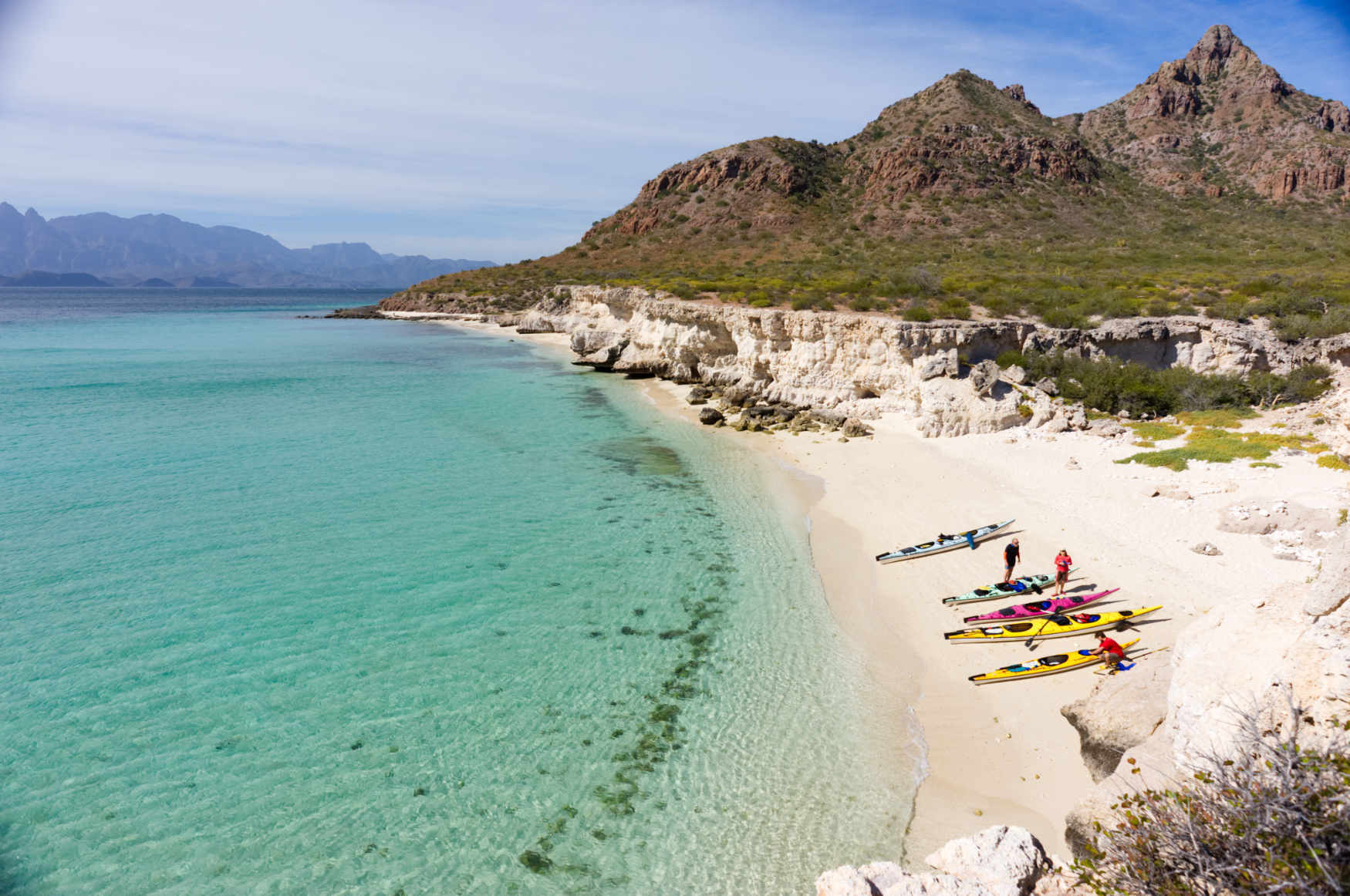 kayaks_on_beach_baja